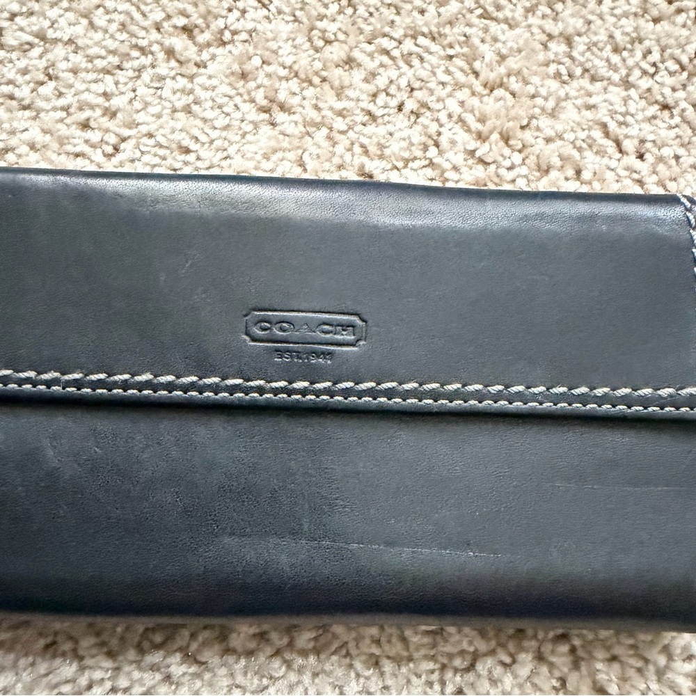 Coach Black Leather Turnlock Continental Wallet – Classic Stitching - Picture 2 of 16